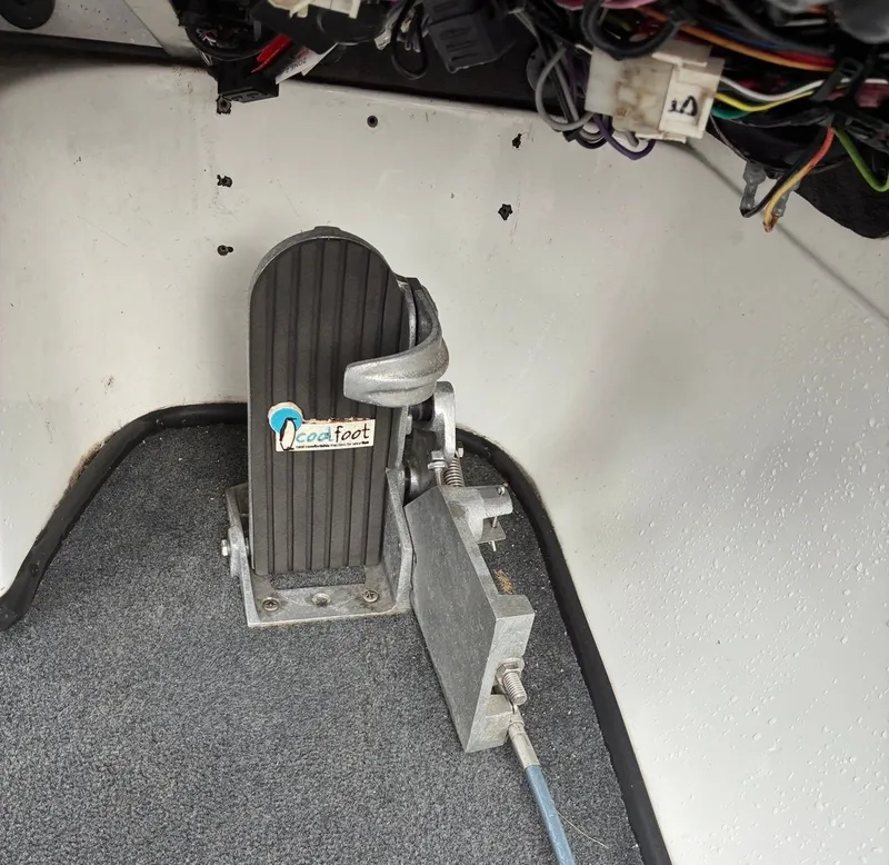 Slide: The Image of Skeeter ZX200 2013 - 22