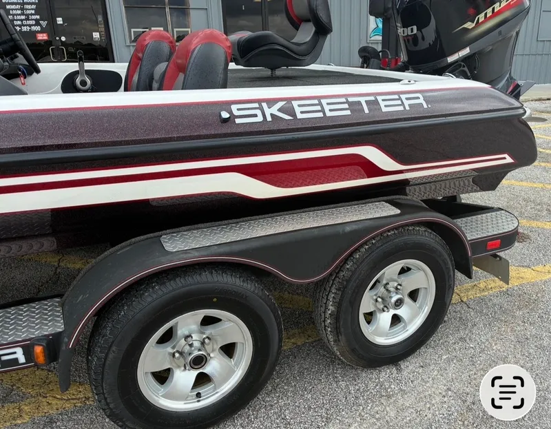 Slide: The Image of Skeeter ZX200 2013 - 3