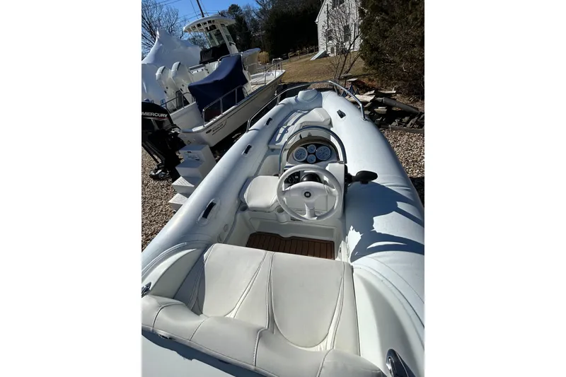 Slide: The Image of STBD engine report for 2018 Mercury Inflatables M 400 HP, showing RPM range and engine hours. - 7