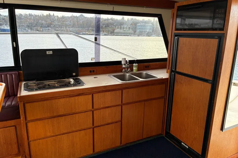 Slide: The Image of HI-Star 40 - Galley - 3