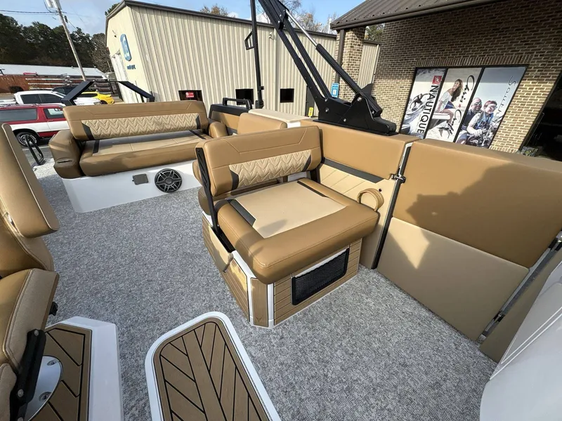 Slide: The Image of Revel RS25 2026 - 32