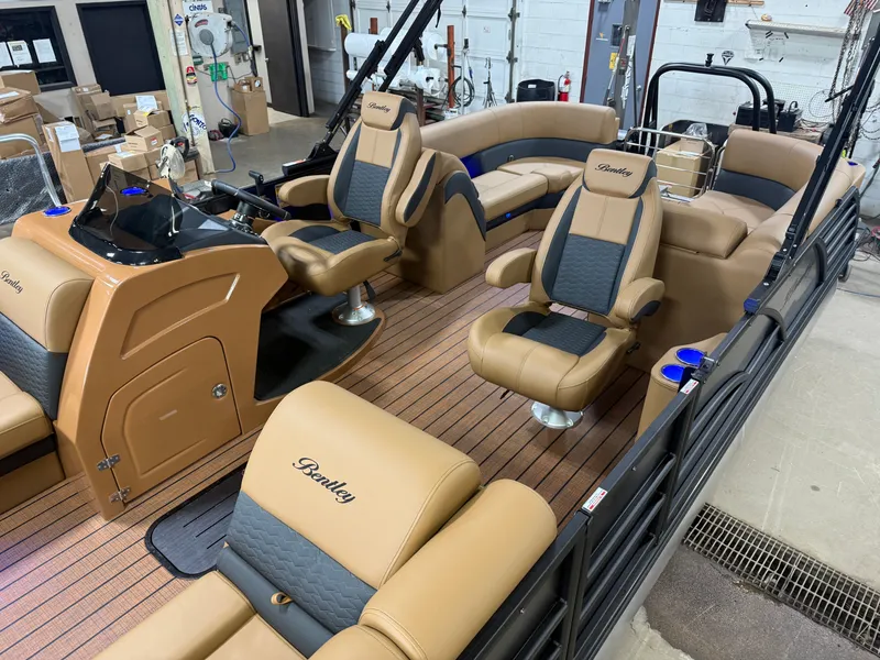 Slide: The Image of Bentley Pontoons Elite 223 Admiral Quad Lounge Tritoon 2026 - 3