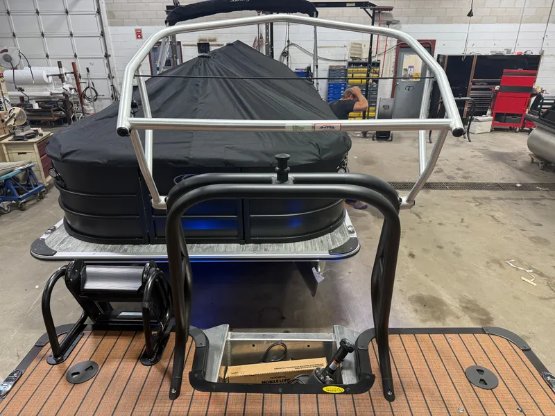 Slide: The Image of Bentley Pontoons Elite 253 Admiral Quad Lounge Tritoon & 350HP 4-Stroke EFI 2026 - 21