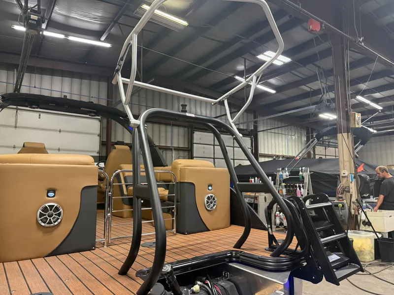 Slide: The Image of Bentley Pontoons Elite 253 Admiral Quad Lounge Tritoon & 350HP 4-Stroke EFI 2026 - 60