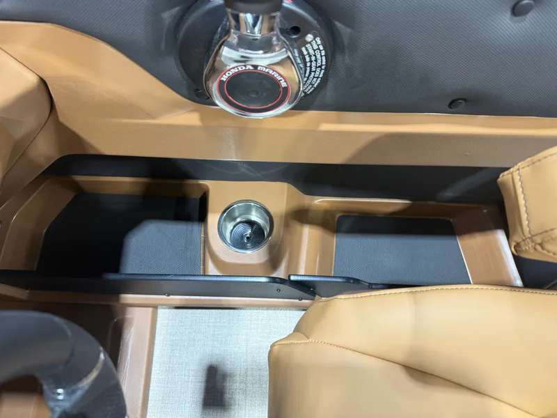 Slide: The Image of Tahoe LTZ 2185 Cruise Rear Bench (CRB) & Honda 4-Stroke EFI 2026 - 15