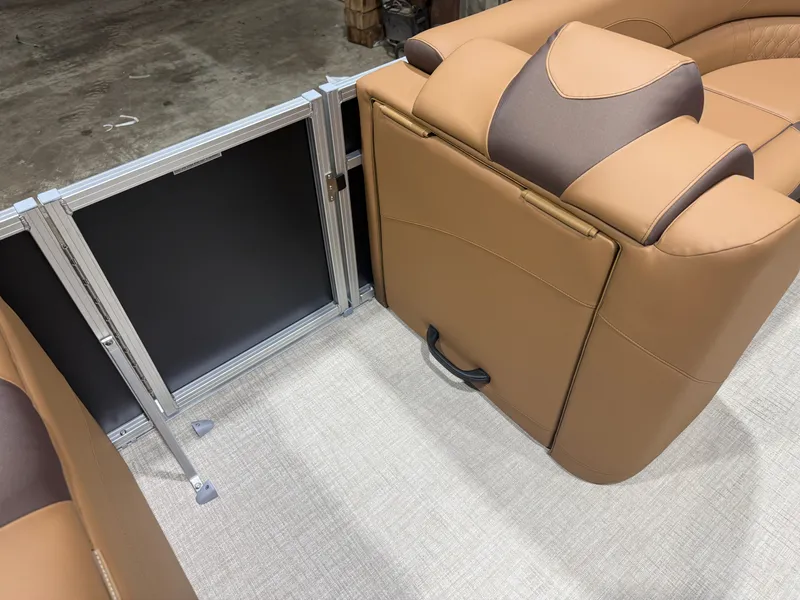 Slide: The Image of Tahoe LTZ 2185 Cruise Rear Bench (CRB) & Honda 4-Stroke EFI 2026 - 25