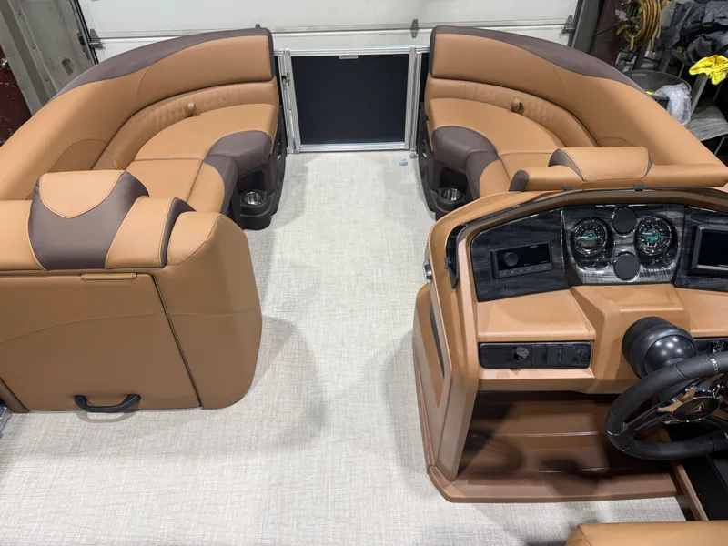 Slide: The Image of Tahoe LTZ 2185 Cruise Rear Bench (CRB) & Honda 4-Stroke EFI 2026 - 27