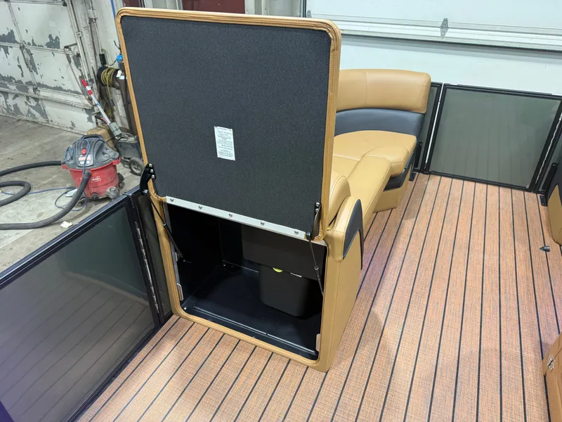 Slide: The Image of Bentley Pontoons Elite 200HP 223 Swingback Tritoon 2026 - 33