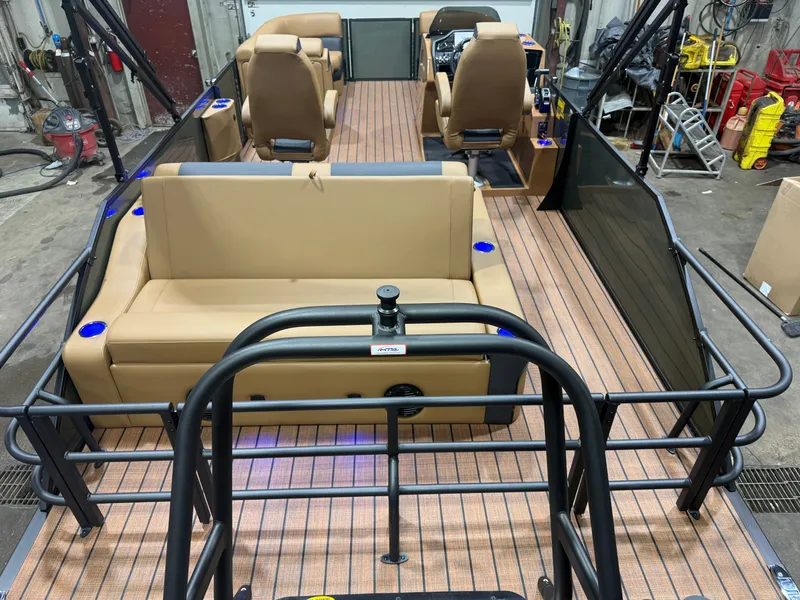 Slide: The Image of Bentley Pontoons Elite 200HP 223 Swingback Tritoon 2026 - 5