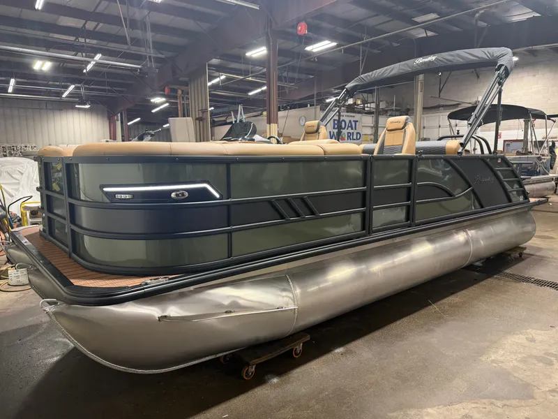 Slide: The Image of Bentley Pontoons Elite 223 Swingback Tritoon 2026 - 44