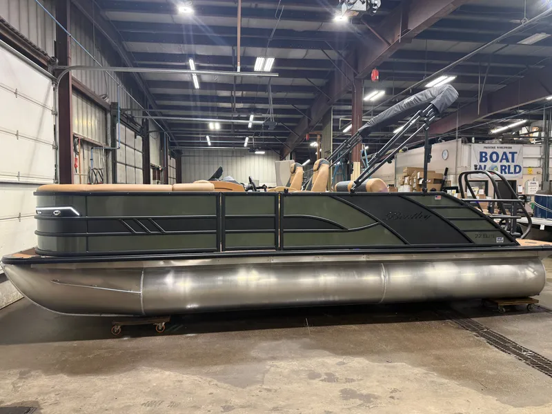 Slide: The Image of Bentley Pontoons Elite 223 Swingback Tritoon 2026 - 45