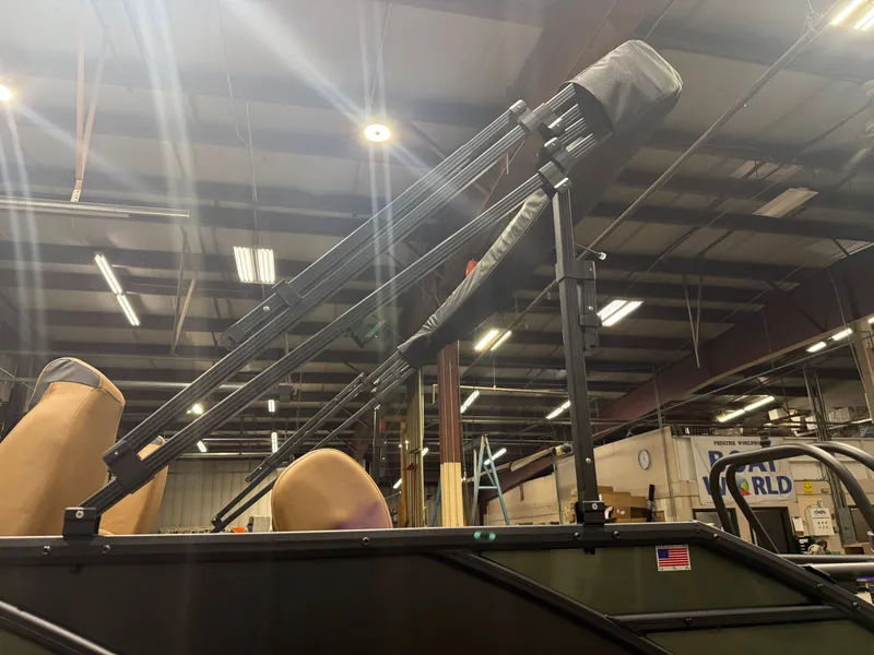 Slide: The Image of Bentley Pontoons Elite 223 Swingback Tritoon 2026 - 48