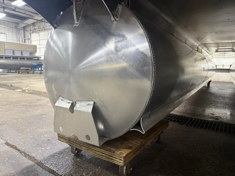 Slide: The Image of Bentley Pontoons Elite 223 Swingback Tritoon 2026 - 50