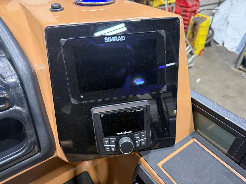 Slide: The Image of Bentley Pontoons Elite 223 Swingback Tritoon & Honda 200HP 4-Stroke EFI 2026 - 14