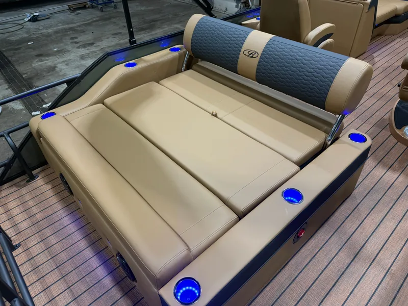 Slide: The Image of Bentley Pontoons Elite 223 Swingback Tritoon & Honda 200HP 4-Stroke EFI 2026 - 23