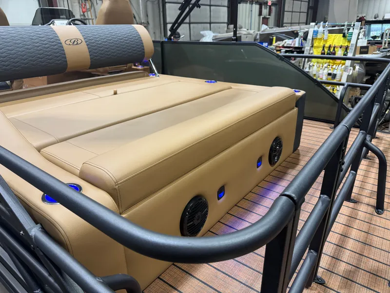 Slide: The Image of Bentley Pontoons Elite 223 Swingback Tritoon & Honda 200HP 4-Stroke EFI 2026 - 54