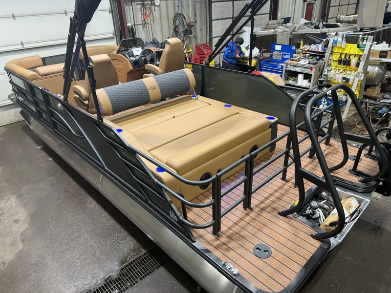 Slide: The Image of Bentley Pontoons Elite 223 Swingback Tritoon & Honda 200HP 4-Stroke EFI 2026 - 58