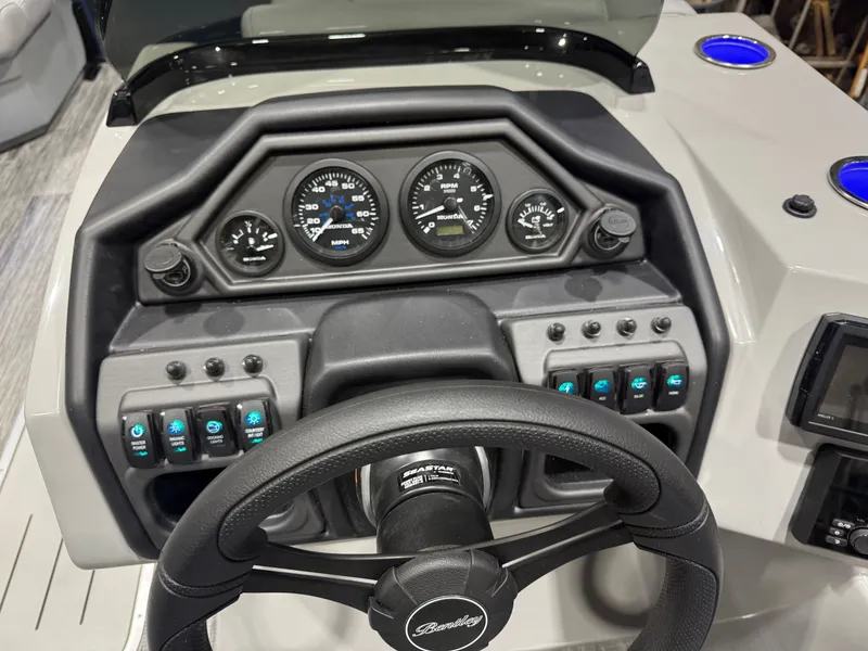 Slide: The Image of Bentley Pontoons Legacy 223 Swingback Tritoon & Honda 4-Stroke EFI 2026 - 14