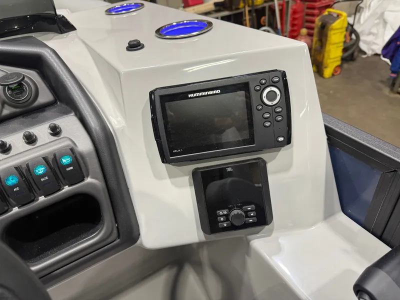 Slide: The Image of Bentley Pontoons Legacy 223 Swingback Tritoon & Honda 4-Stroke EFI 2026 - 15