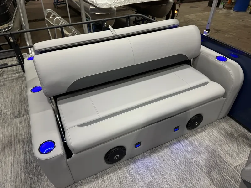 Slide: The Image of Bentley Pontoons Legacy 223 Swingback Tritoon & Honda 4-Stroke EFI 2026 - 17