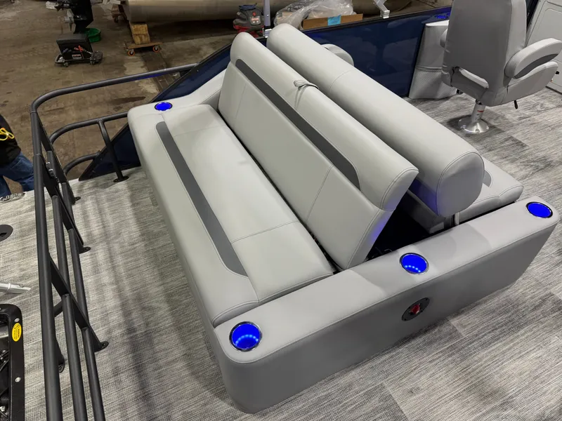 Slide: The Image of Bentley Pontoons Legacy 223 Swingback Tritoon & Honda 4-Stroke EFI 2026 - 18