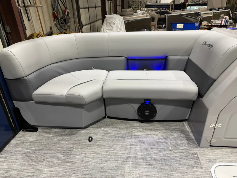 Slide: The Image of Bentley Pontoons Legacy 223 Swingback Tritoon & Honda 4-Stroke EFI 2026 - 36