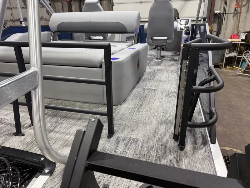 Slide: The Image of Bentley Pontoons Legacy 223 Swingback Tritoon & Honda 4-Stroke EFI 2026 - 51