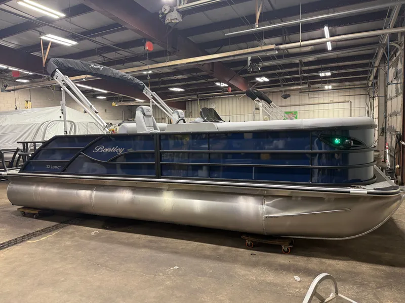 Slide: The Image of Bentley Pontoons Legacy 223 Swingback Tritoon & Honda 4-Stroke EFI 2026 - 53