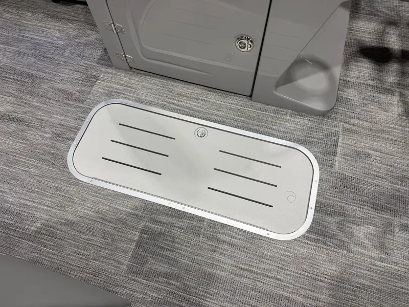 Slide: The Image of Bentley Pontoons Legacy 200HP Swingback 223 Tritoon 2026 - 29