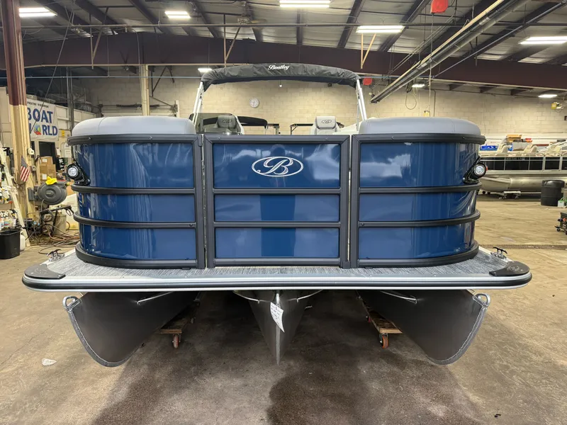 Slide: The Image of Bentley Pontoons Legacy 200HP Swingback 223 Tritoon 2026 - 40