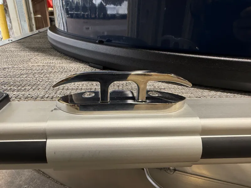 Slide: The Image of Bentley Pontoons Legacy 200HP Swingback 223 Tritoon 2026 - 42