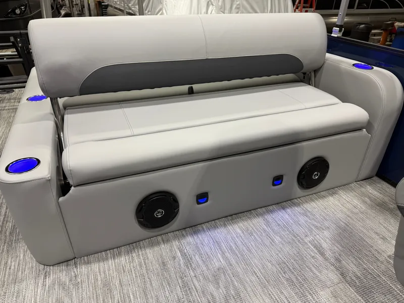 Slide: The Image of Bentley Pontoons Legacy 223 Swingback Tritoon & Honda 4-Stroke EFI 2026 - 38