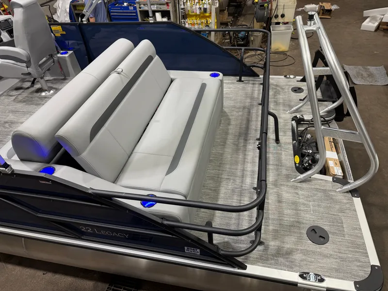 Slide: The Image of Bentley Pontoons Legacy 223 Swingback Tritoon & Honda 4-Stroke EFI 2026 - 5