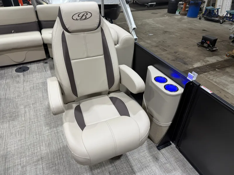 Slide: The Image of Bentley Pontoons Legacy 223 Navigator Quad Lounge Tritoon & Honda 4-Stroke EFI 2026 - 12
