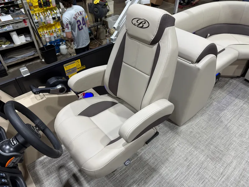 Slide: The Image of Bentley Pontoons Legacy 223 Navigator Quad Lounge Tritoon & Honda 4-Stroke EFI 2026 - 14