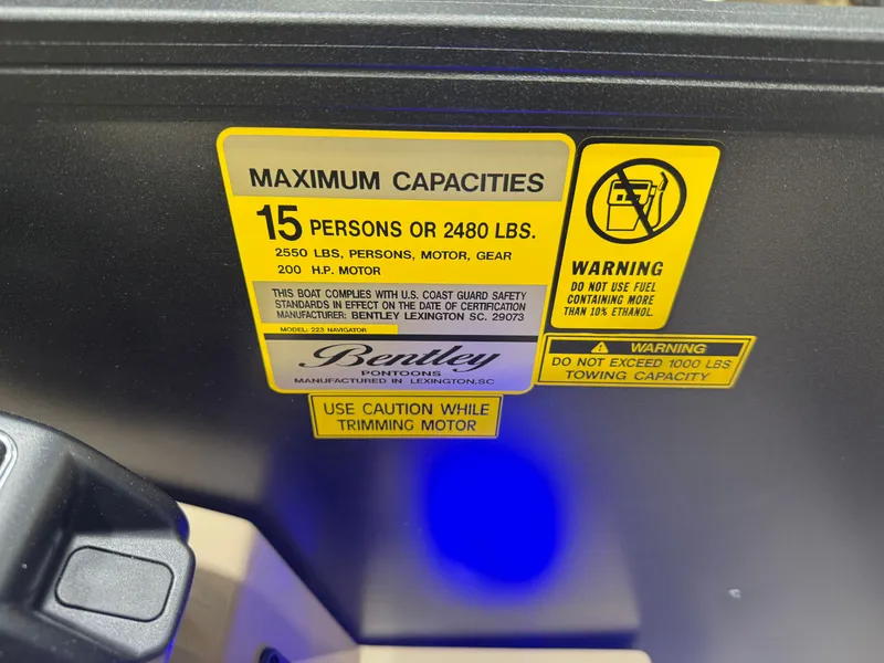 Slide: The Image of Bentley Pontoons Legacy 223 Navigator Quad Lounge Tritoon & Honda 4-Stroke EFI 2026 - 18