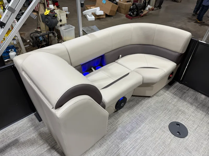 Slide: The Image of Bentley Pontoons Legacy 223 Navigator Quad Lounge Tritoon & Honda 4-Stroke EFI 2026 - 21