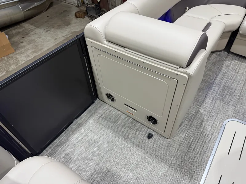 Slide: The Image of Bentley Pontoons Legacy 223 Navigator Quad Lounge Tritoon & Honda 4-Stroke EFI 2026 - 26