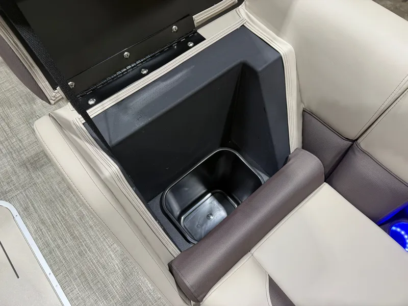 Slide: The Image of Bentley Pontoons Legacy 223 Navigator Quad Lounge Tritoon & Honda 4-Stroke EFI 2026 - 28