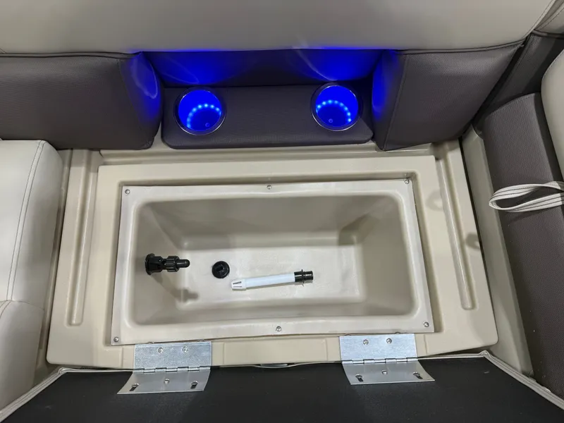 Slide: The Image of Bentley Pontoons Legacy 223 Navigator Quad Lounge Tritoon & Honda 4-Stroke EFI 2026 - 30