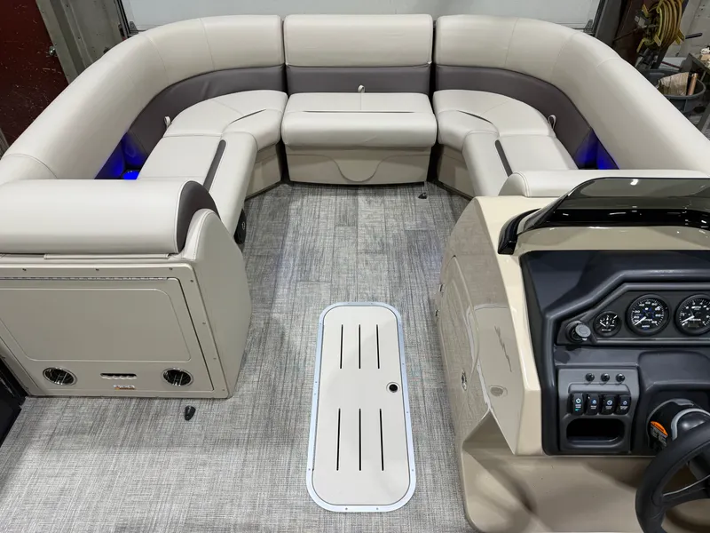 Slide: The Image of Bentley Pontoons Legacy 223 Navigator Quad Lounge Tritoon & Honda 4-Stroke EFI 2026 - 8