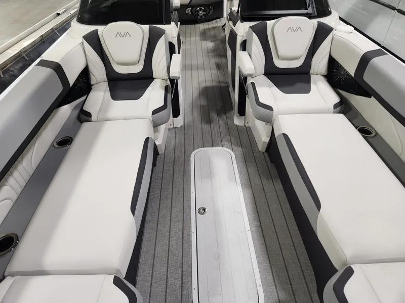 Slide: The Image of Avalon 27' Excalibur CARBON SERIES Elite Windshield w/ Twin 400HP & JOYSTICK CONTROLS! 2026 - 4