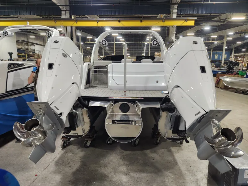 Slide: The Image of Avalon 27' Excalibur CARBON SERIES Elite Windshield w/ Twin 400HP & JOYSTICK CONTROLS! 2026 - 8