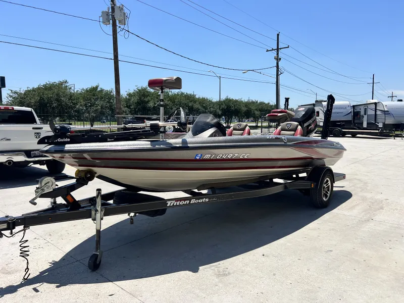 Slide: The Image of Triton 189 TrX 2015 - 16