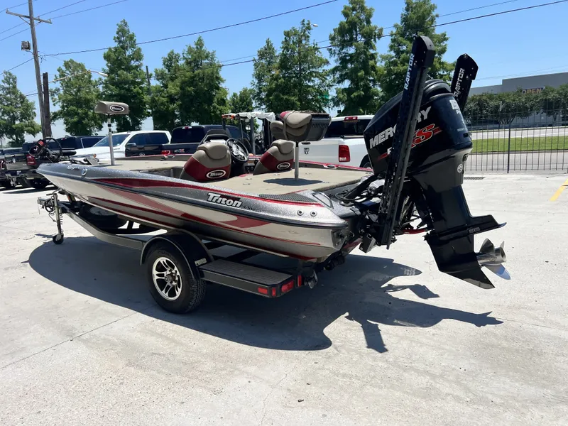 Slide: The Image of Triton 189 TrX 2015 - 17