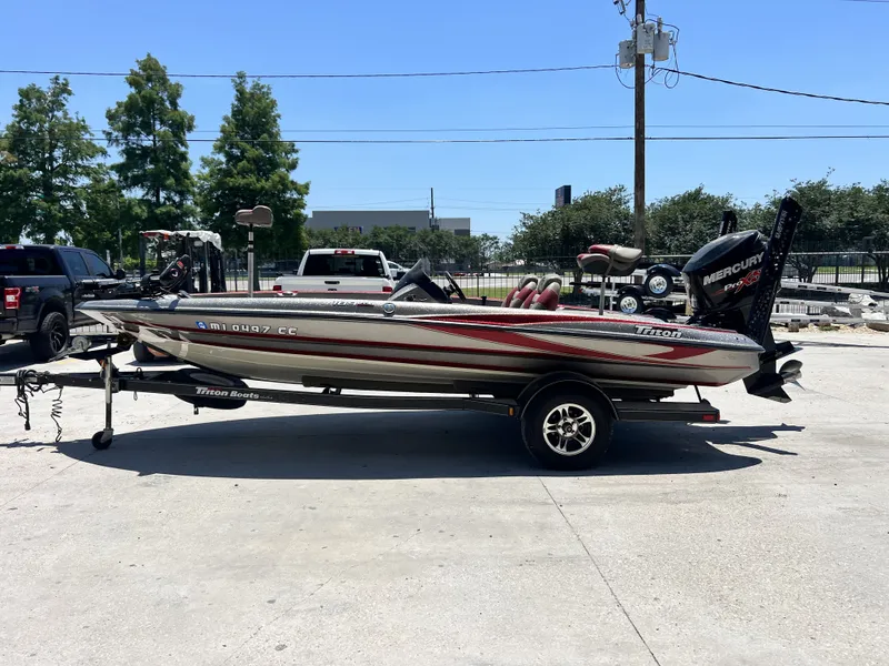Slide: The Image of Triton 189 TrX 2015 - 3