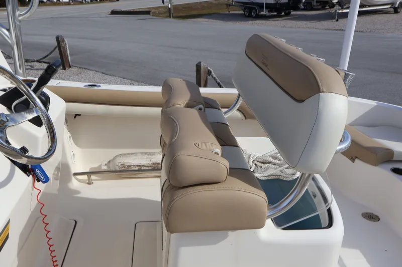 Slide: The Image of Pioneer 202 Sportfish 2021 - 10