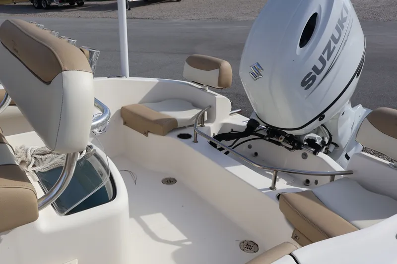 Slide: The Image of Pioneer 202 Sportfish 2021 - 6