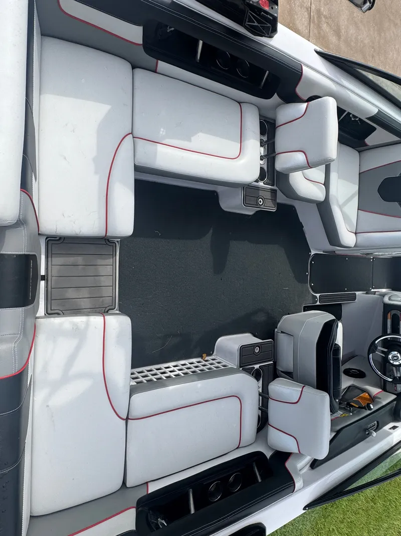 Slide: The Image of Air Nautique SUPER AIR NAUTIQUE 230 2012 - 24