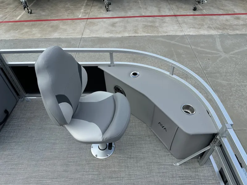 Slide: The Image of Avalon Venture 85 Quad Fish - 21' 2026 - 13